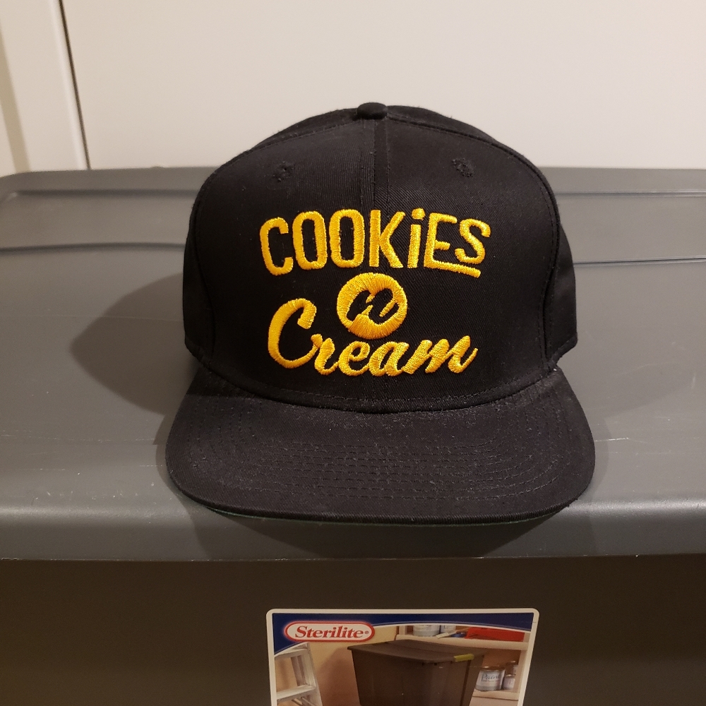 COOKIES & CREAM STRAPBACK HAT
